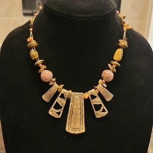 Like new Chicos necklace